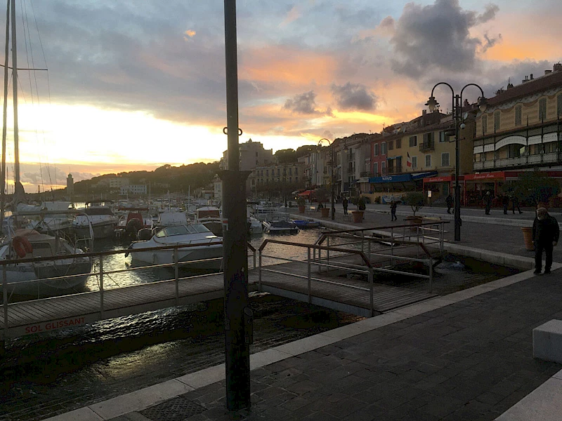 RESTAURANT CASSIS SUR LE PORT