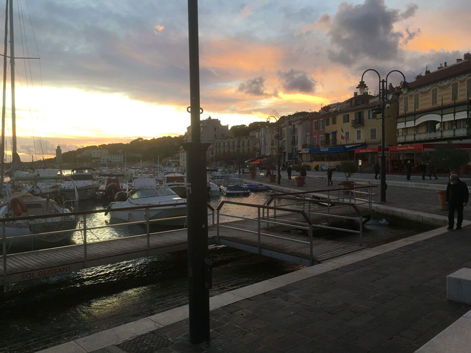RESTAURANT CASSIS SUR LE PORT - 3