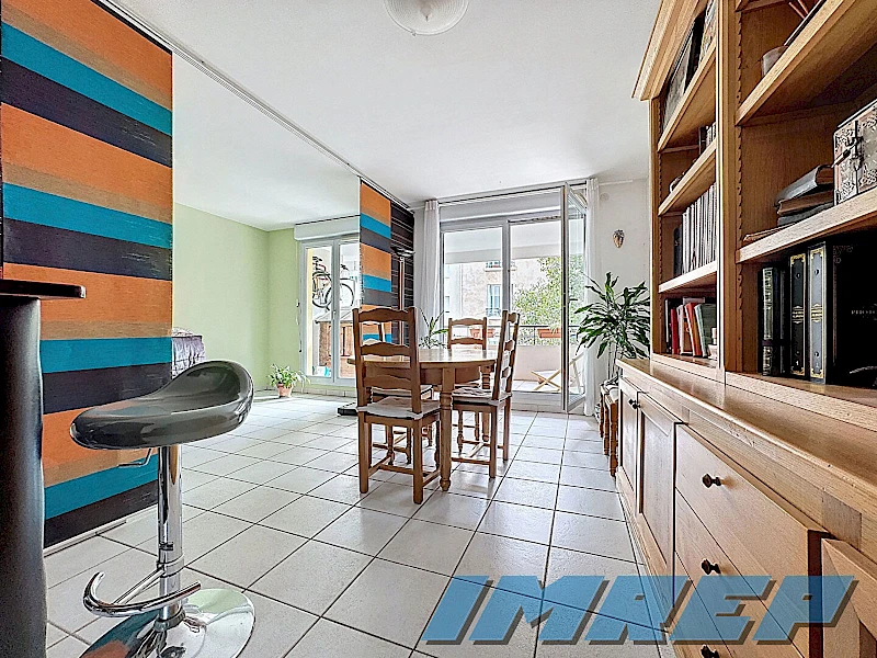 1064-Exclusivité : Grand appartement T4 - 90m2 traversant avec terras