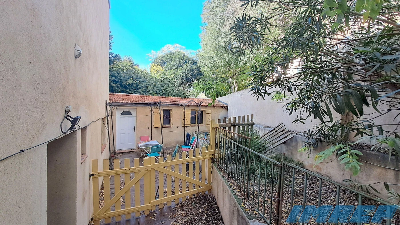 1010-EXCLUSIVITE Maison 224m2 composée de 5 appartements - 13009 MARS