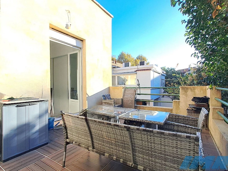 1010-EXCLUSIVITE Maison 224m2 composée de 5 appartements - 13009 MARS