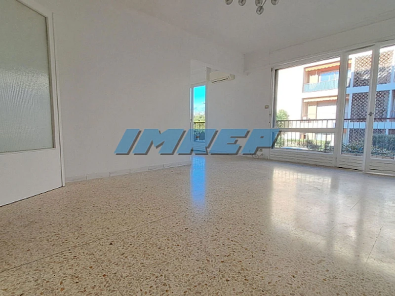 791-Grand T3/4 lumineux balcon cave et parking - 13010 MARSEILLE