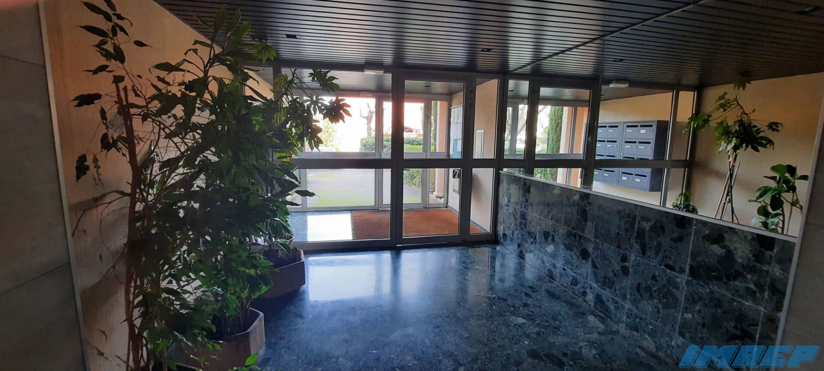 1068-13009 CABOT   4 PIECES EN REZ DE JARDIN  T.B.ETAT  PARK PRIVE - 13