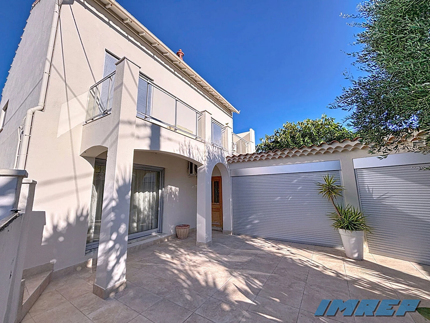 961-13010   Coeur du Village  de Saint  loup belle Maison de 188 m2