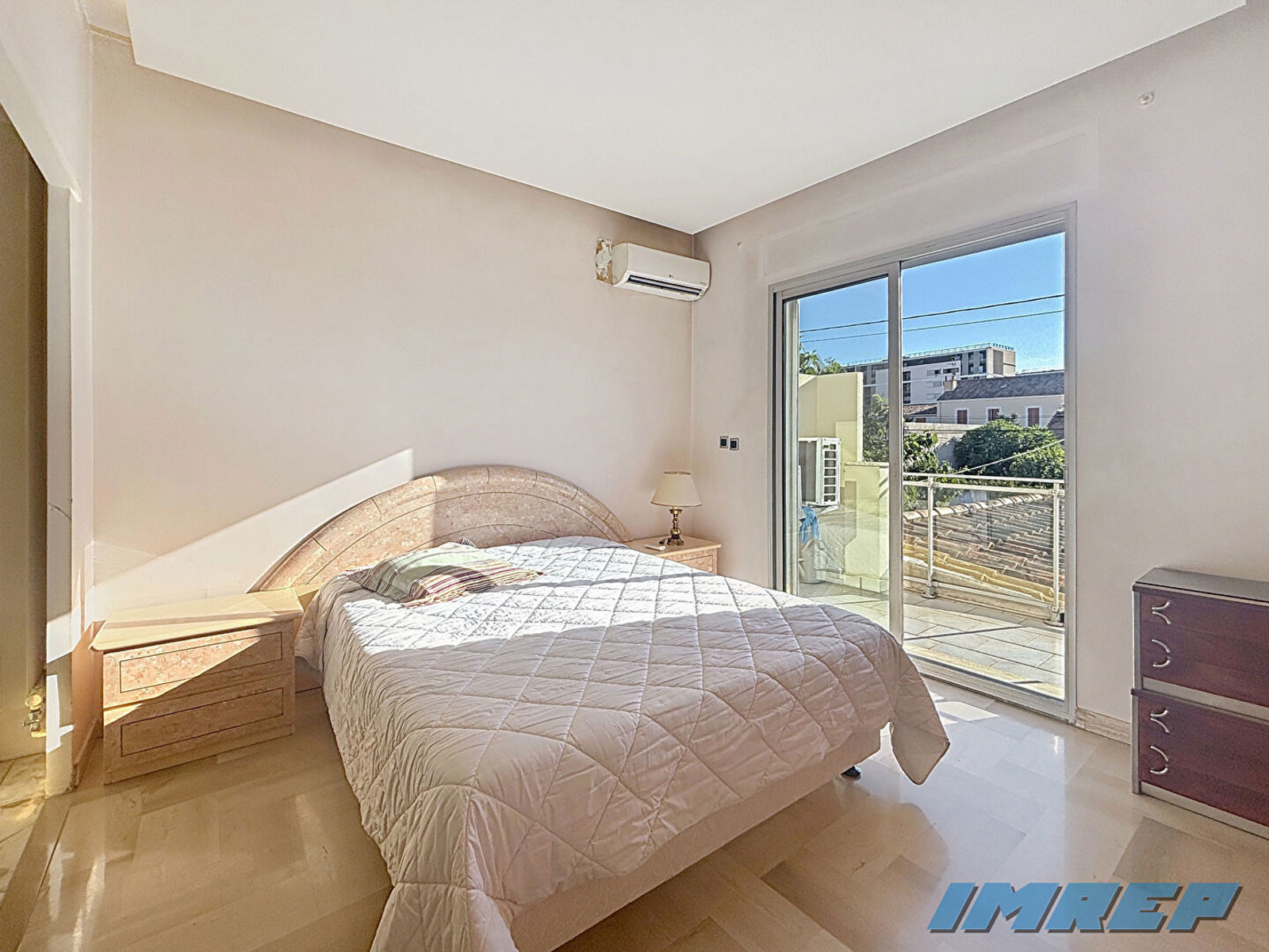 961-13010   Coeur du Village  de Saint  loup belle Maison de 188 m2 - 9