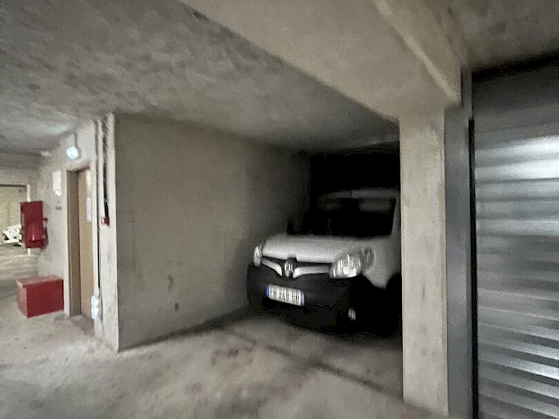 934-Parking / box Marseille