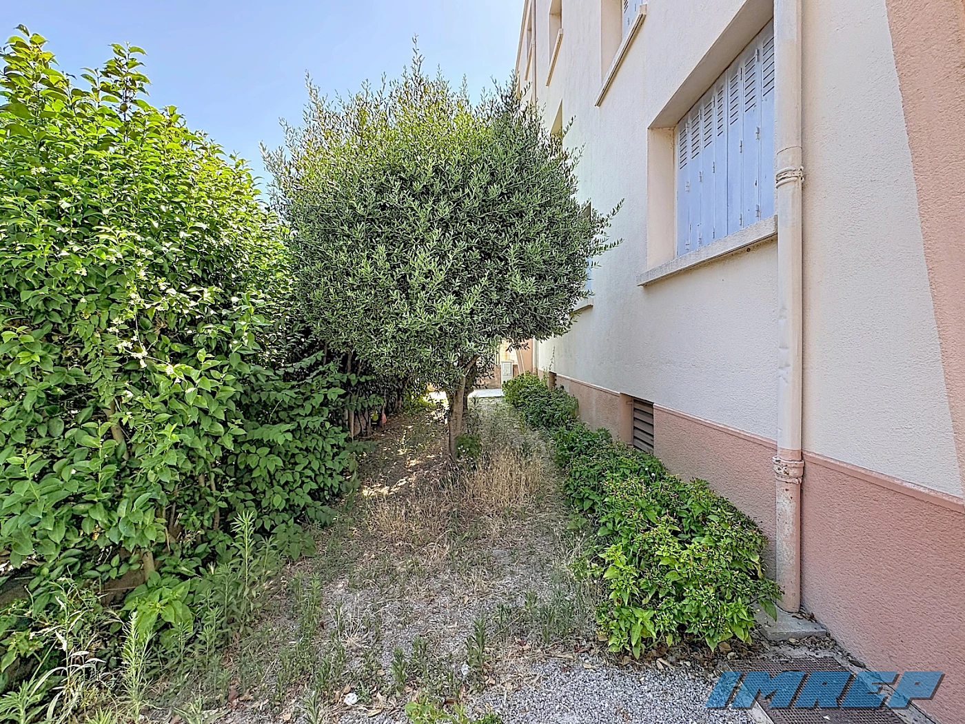 Type 3 , 12 Bd de Roquevaire 13009
