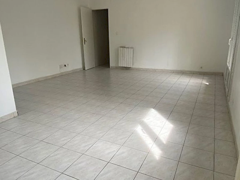 10933-Appartement 3 pièces - Ste Marguerite - 13009