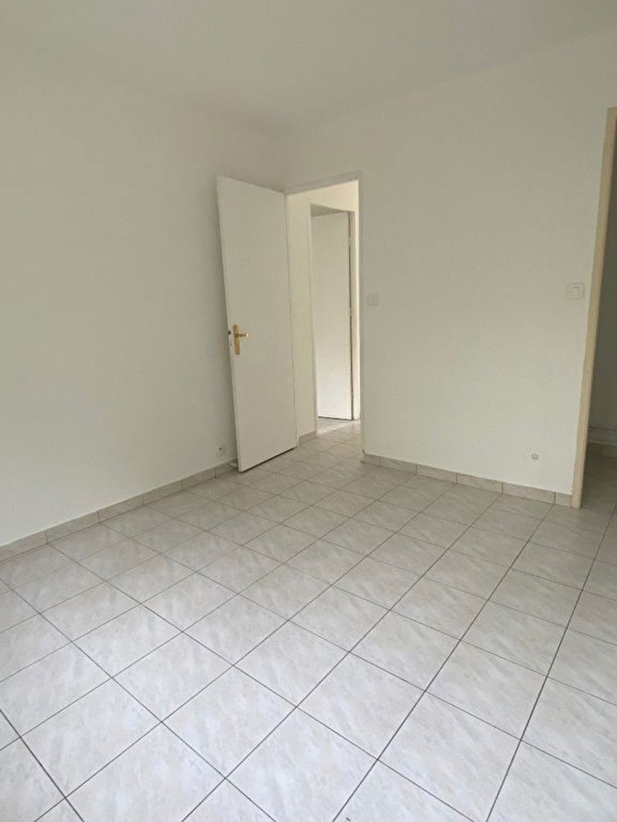 10933-Appartement 3 pièces - Ste Marguerite - 13009 - 17