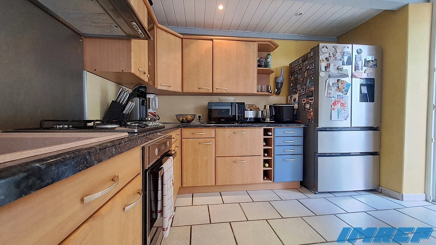 MARSEILLE 13009 MAISON 168,29 M² AVEC 2 LOGEMENTS, JACUZZI ET PARKINGS