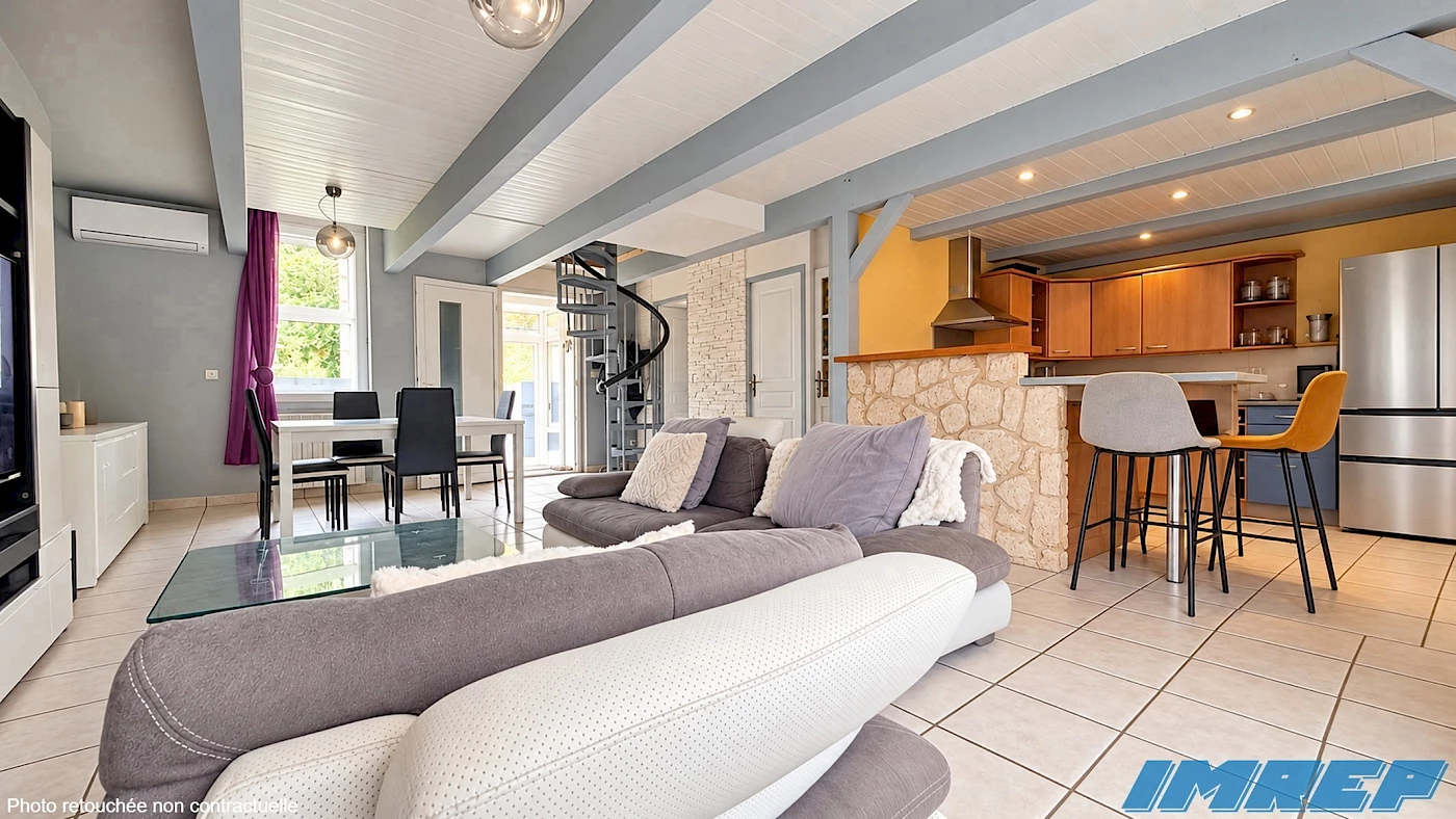 MARSEILLE 13009 MAISON 168,29 M² AVEC 2 LOGEMENTS, JACUZZI ET PARKINGS